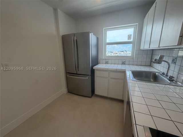 245 18th St 805, Miami Beach, FL 33139