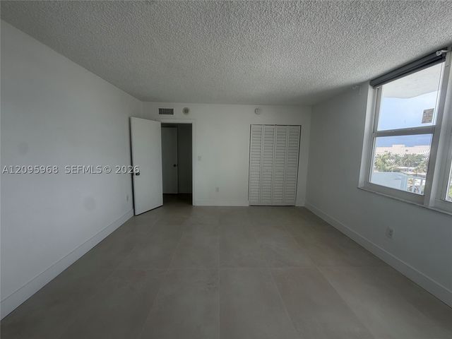 245 18th St 805, Miami Beach, FL 33139