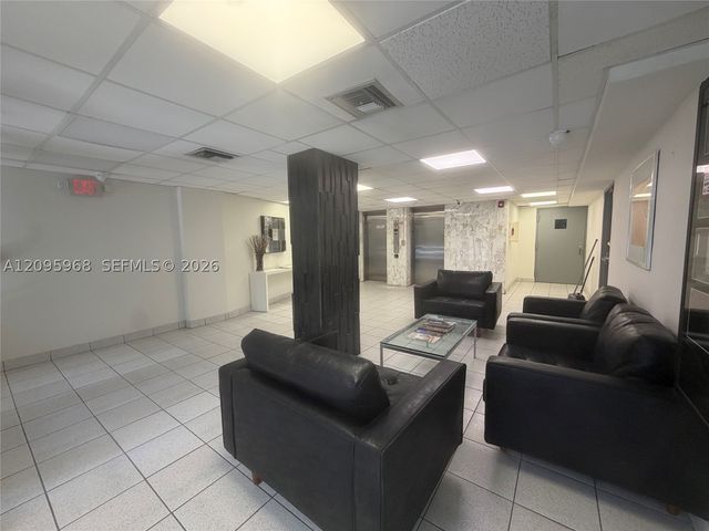 245 18th St 805, Miami Beach, FL 33139