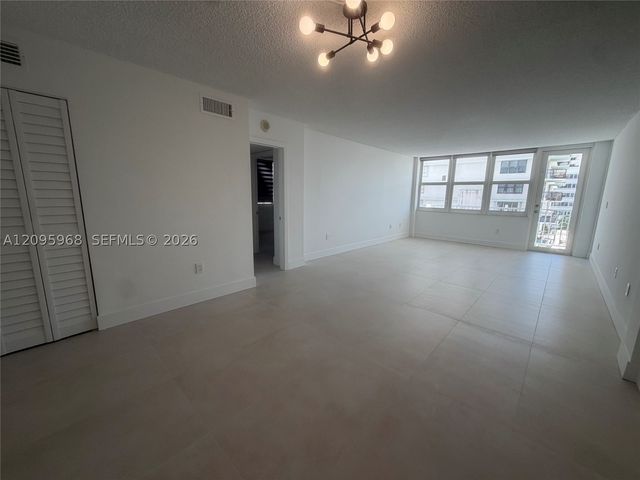 245 18th St 805, Miami Beach, FL 33139