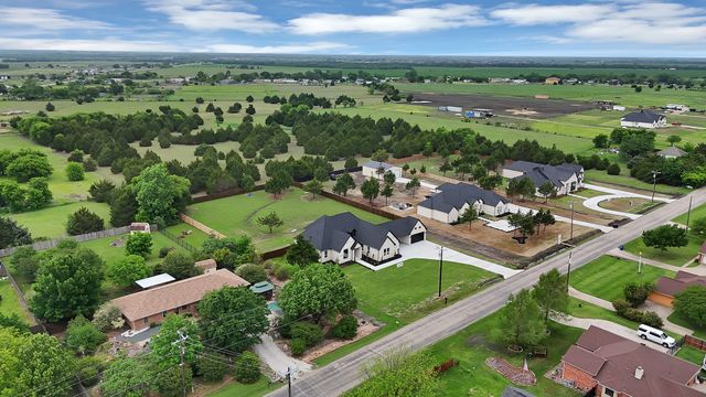 710 Gibson Road, Waxahachie, TX 75165