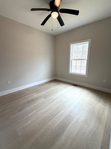 821 Pine Tree Road, Nancy, KY 42544