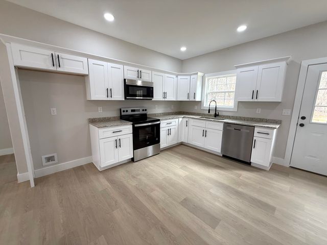 821 Pine Tree Road, Nancy, KY 42544