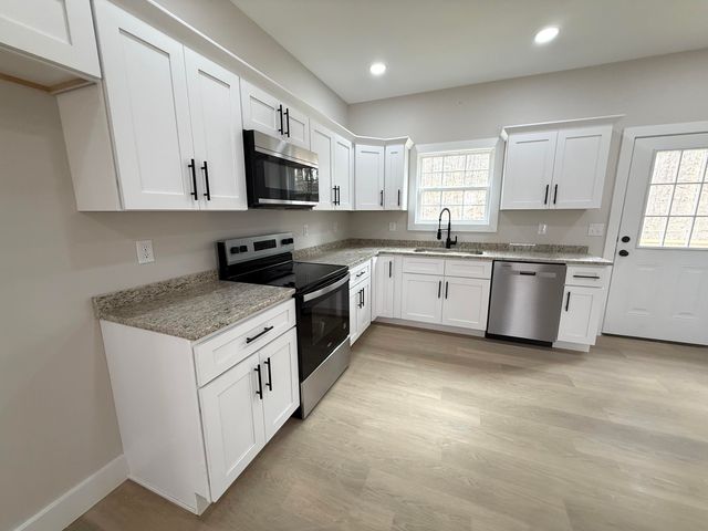 821 Pine Tree Road, Nancy, KY 42544