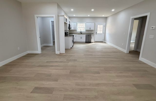 821 Pine Tree Road, Nancy, KY 42544