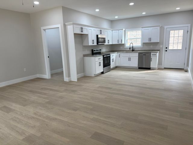 821 Pine Tree Road, Nancy, KY 42544