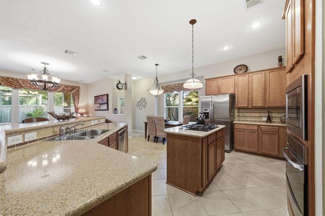 55 Granite Path Pl, The Woodlands, TX 77389