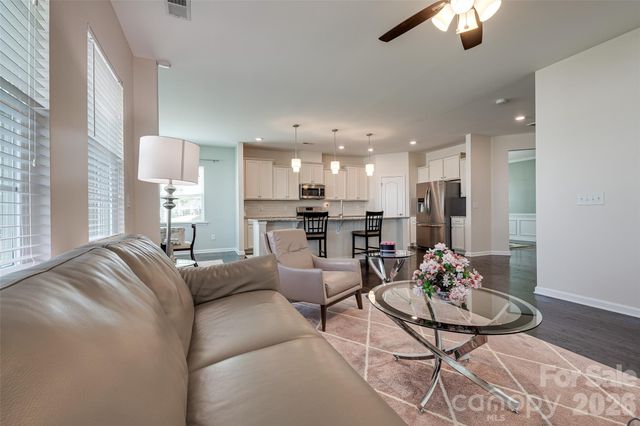 11027 Wrigley Mansion Drive, Charlotte, NC 28273