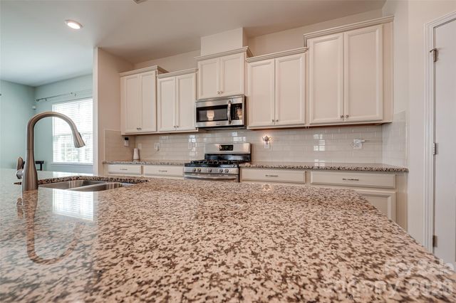 11027 Wrigley Mansion Drive, Charlotte, NC 28273