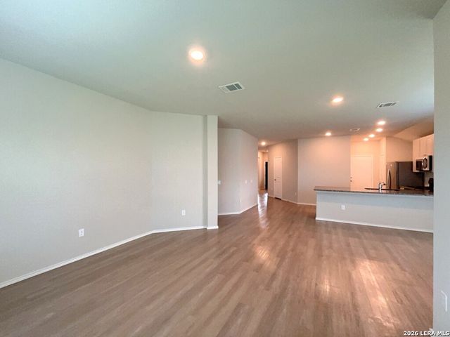 718 Albatross Way, San Antonio, TX 78221
