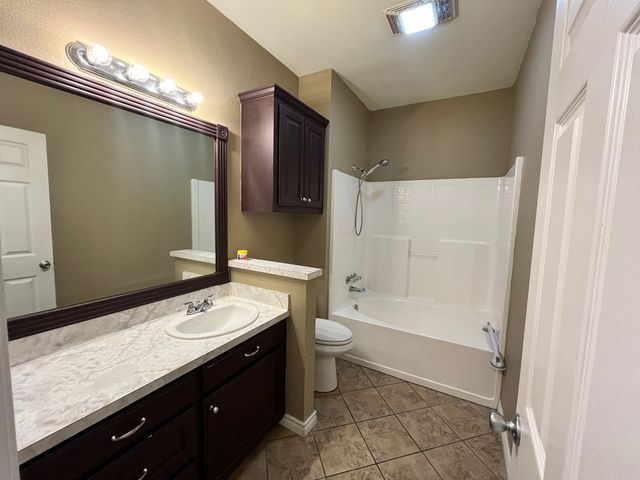 2700 Boyd Street, Ennis, TX 75119