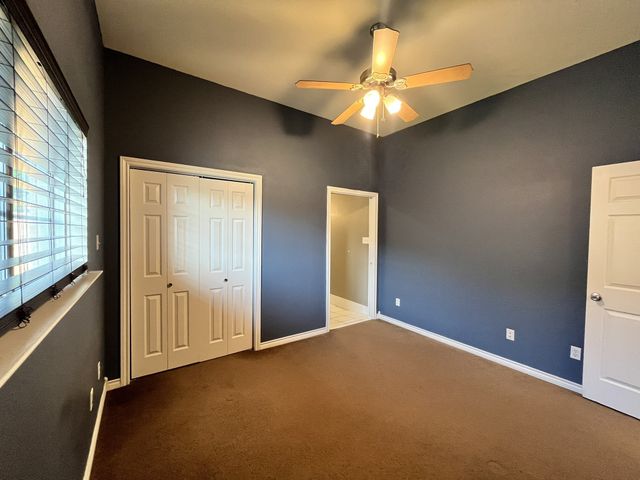 2700 Boyd Street, Ennis, TX 75119