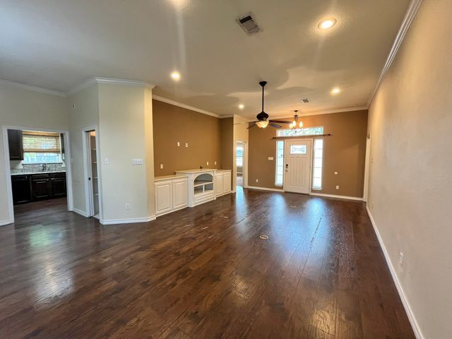 2700 Boyd Street, Ennis, TX 75119