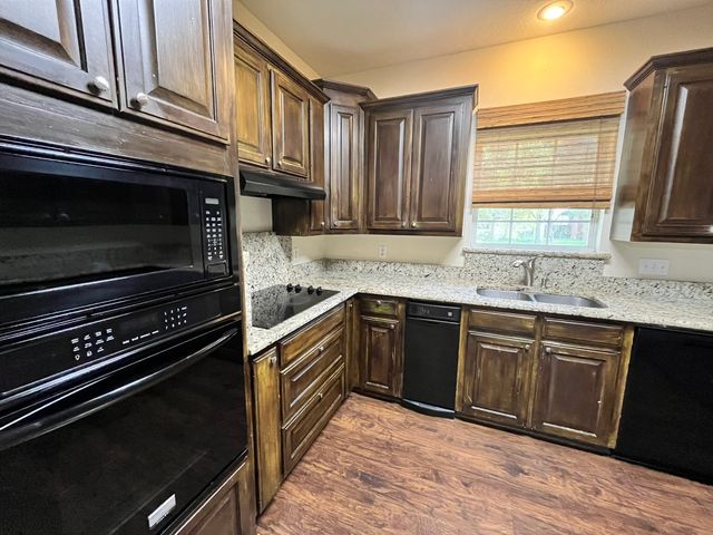 2700 Boyd Street, Ennis, TX 75119