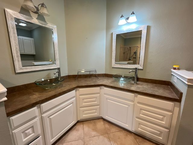 2700 Boyd Street, Ennis, TX 75119