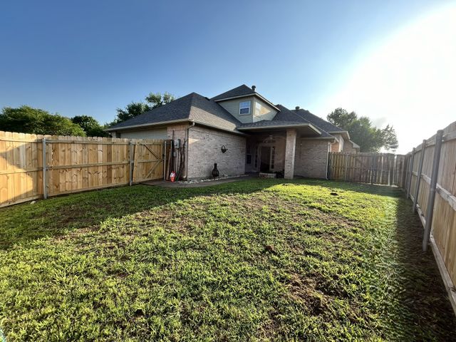 2700 Boyd Street, Ennis, TX 75119