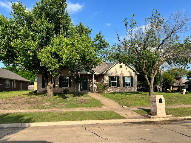 2700 Boyd Street, Ennis, TX 75119
