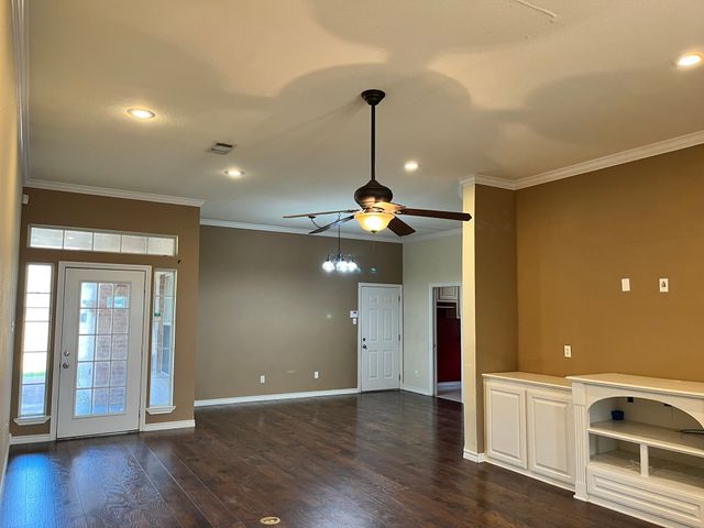 2700 Boyd Street, Ennis, TX 75119