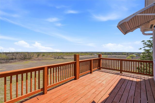 100 Mayfield LN, Lockhart, TX 78644