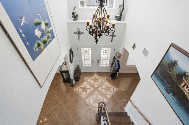 100 Mayfield LN, Lockhart, TX 78644