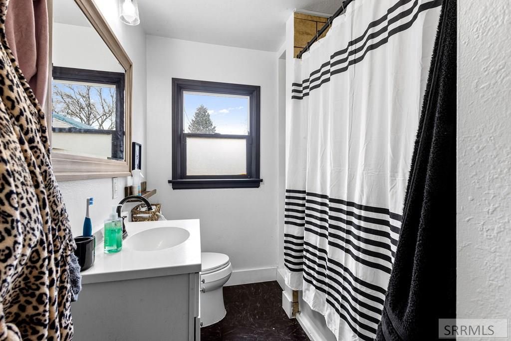 Image 7 of property listing at 742 12th Street, Idaho Falls, ID 83404