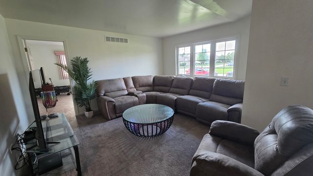 53 Odyssey Drive, Tinley Park, IL 60477