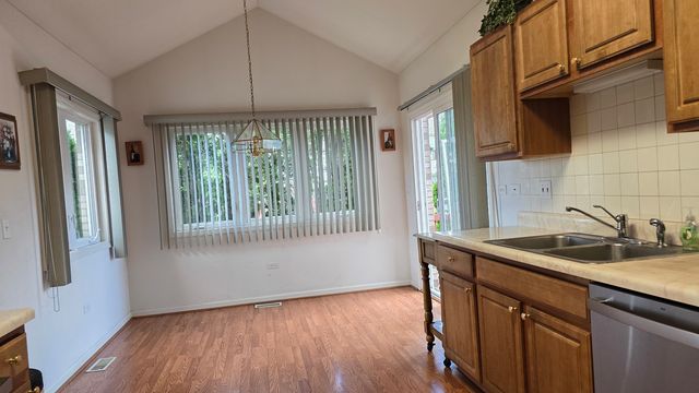 53 Odyssey Drive, Tinley Park, IL 60477