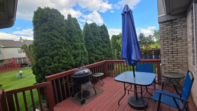 53 Odyssey Drive, Tinley Park, IL 60477