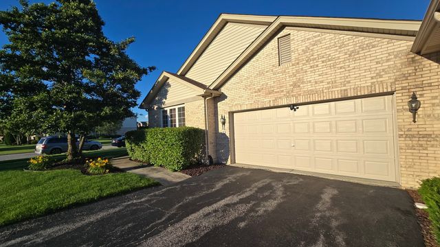 53 Odyssey Drive, Tinley Park, IL 60477
