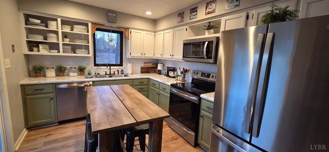 1085 Azalea Drive, Moneta, VA 24121