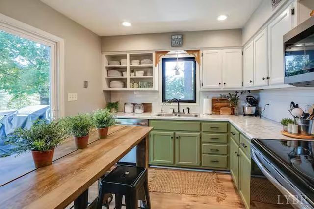 1085 Azalea Drive, Moneta, VA 24121