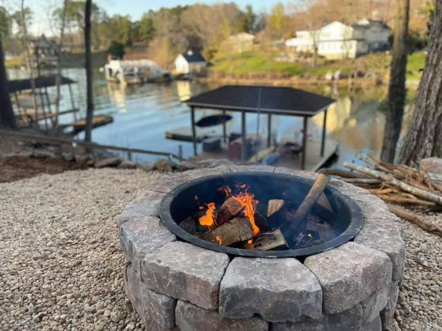 1085 Azalea Drive, Moneta, VA 24121