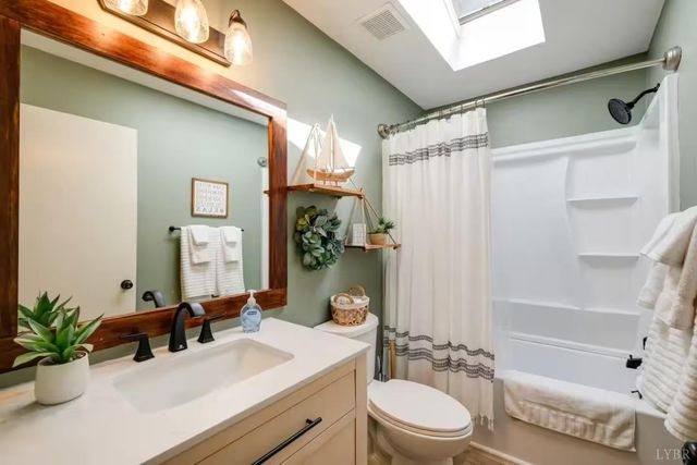 1085 Azalea Drive, Moneta, VA 24121