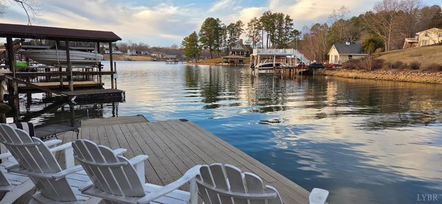 1085 Azalea Drive, Moneta, VA 24121