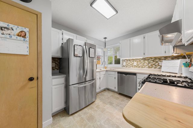 410 Littleford Lane, Faribault, MN 55021