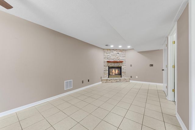 410 Littleford Lane, Faribault, MN 55021