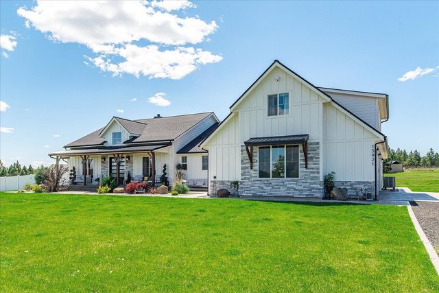 15921 W Four Mound Rd, Nine Mile Falls, WA 99026