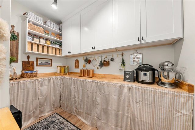 15921 W Four Mound Rd, Nine Mile Falls, WA 99026