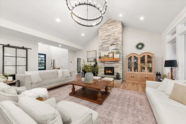 15921 W Four Mound Rd, Nine Mile Falls, WA 99026