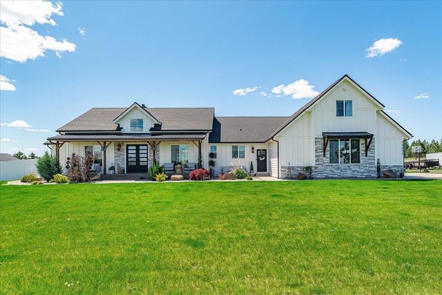 15921 W Four Mound Rd, Nine Mile Falls, WA 99026