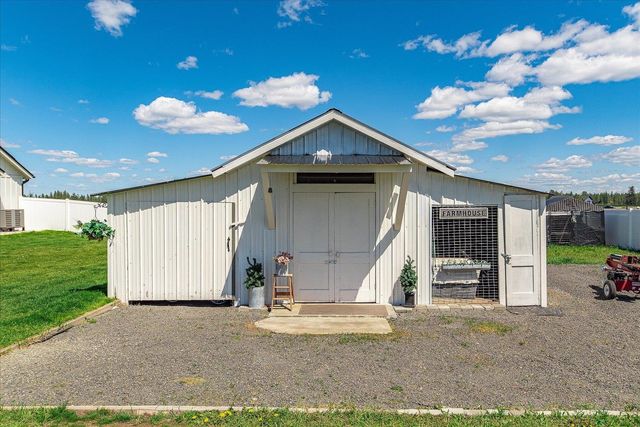 15921 W Four Mound Rd, Nine Mile Falls, WA 99026