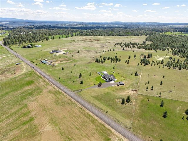 15921 W Four Mound Rd, Nine Mile Falls, WA 99026