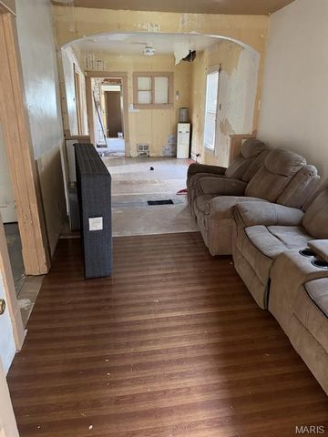 2139 Market Avenue, East St Louis, IL 62207