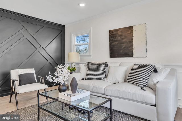 1605 N BOWLING GREEN DR, Cherry Hill, NJ 08003