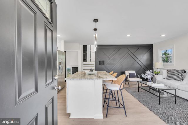 1605 N BOWLING GREEN DR, Cherry Hill, NJ 08003