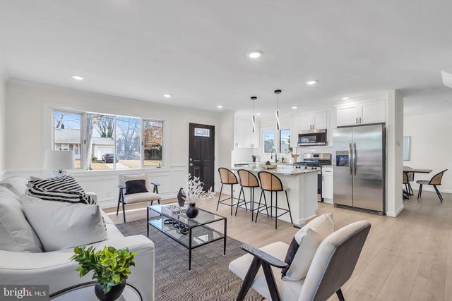 1605 N BOWLING GREEN DR, Cherry Hill, NJ 08003