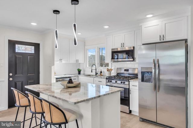 1605 N BOWLING GREEN DR, Cherry Hill, NJ 08003