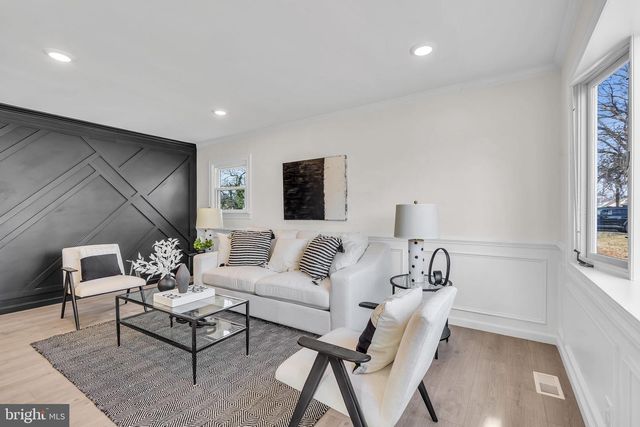 1605 N BOWLING GREEN DR, Cherry Hill, NJ 08003