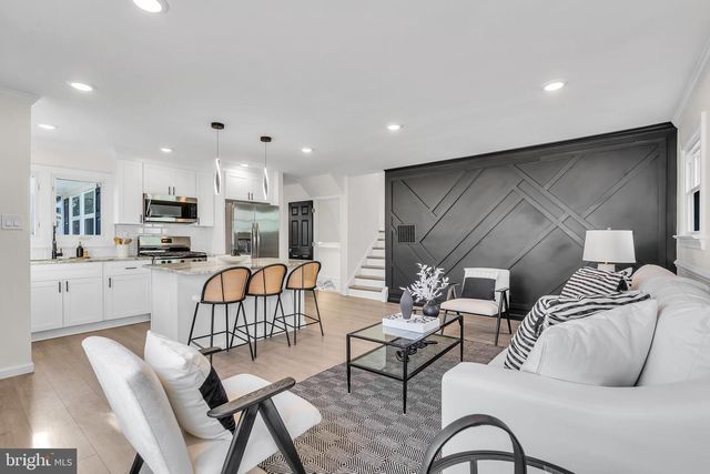 1605 N BOWLING GREEN DR, Cherry Hill, NJ 08003