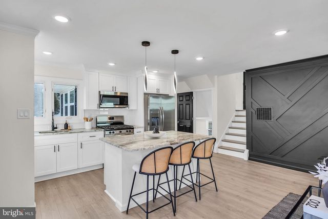 1605 N BOWLING GREEN DR, Cherry Hill, NJ 08003